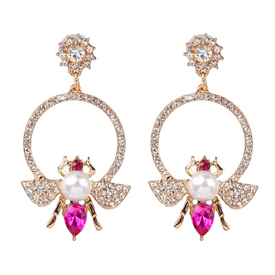 

2019 new arrival Trendy BEE Stud Earrings for Women Gold Color bee Statement Earrings Lady Jewelry Female Bijoux