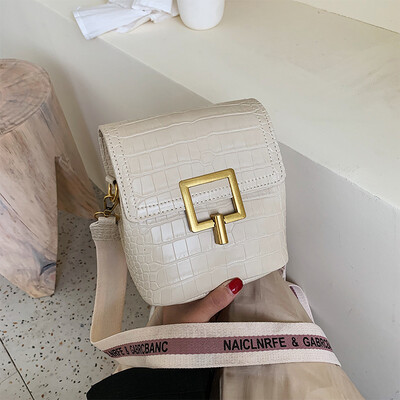 

Net red popular small bag female bag 2019 new wave fashion shoulder bag wild ins indian air broadband Messenger bag