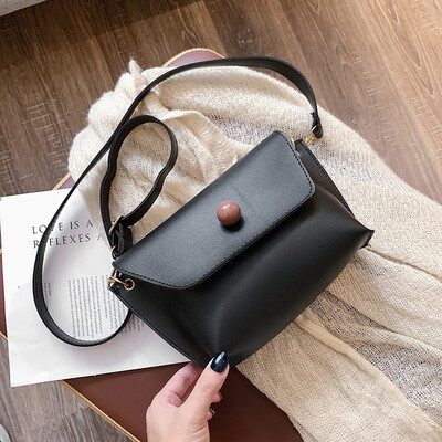 

Western style texture retro casual solid color Messenger bag female 2019 new simple wild fashion temperament shoulder bag