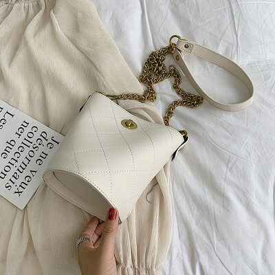 

Summer ins super fire bucket bag female 2019 new Korean version of the wild single shoulder fashion rhombic chain Messenger bag
