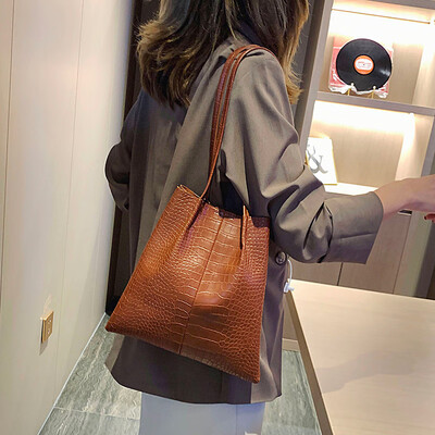 

Ins super fire bag female bag new 2019 Korean version of the tide fashion simple wild large capacity crocodile pattern shoulder bag