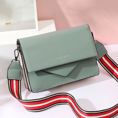

Korean version of one shoulder slung ladies bag geometric stitching 2019 new wide shoulder strap casual fashion small square bag