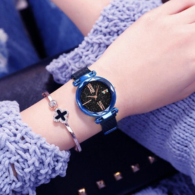 

Women Fashion Brilliant Starry Night Dial Watch Lady Simple Exquisite Quartz Wrist Watch