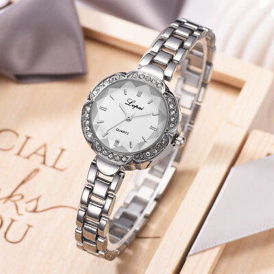 

RM Simple Casual Fashion Small European Beauty And Delicate Bracelet Watch