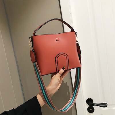 

Advanced foreign gas bag chic simple fashion bucket bag new 2019 wide shoulder belt woman bag single shoulder oblique satchel bag