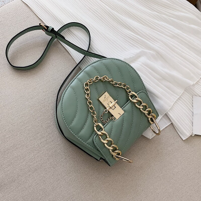 

Chic chain small bag fashion lock saddle bag new 2019 small fresh woman bag with one shoulder oblique satchel