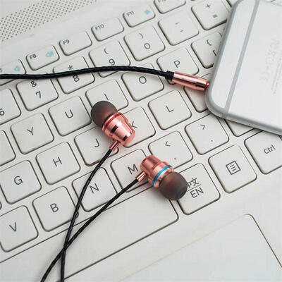 

Metal In-ear Headset Good Sound Quality Waterproof Mobile Phone For Mobile Phone Computer MP3