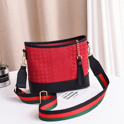 

New fashionable broadband bag for vagrant ladies with one shoulder&inclined bag Korean version of Xiaoxiang lady bag&100 b