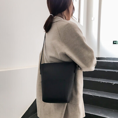 

Tailored Women Wild Messenger Bag Casual Retro Bucket Bag Shoulder Bag
