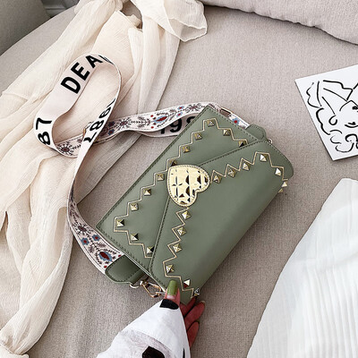 

Advanced sense of foreign style womens bag summer texture rivet small square bag new 2019 broadband small bag shoulder Messenger