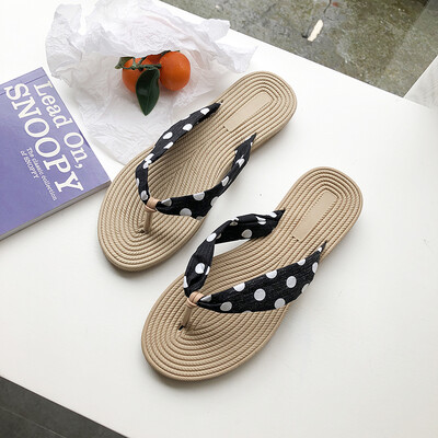 

In summer Korean beach flip-flops wear chic wild fashion slippers for women