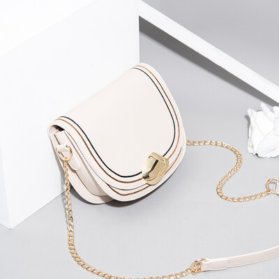 

On the new tide of young women Korean fashion Joker chain shoulder bag slung saddle bag