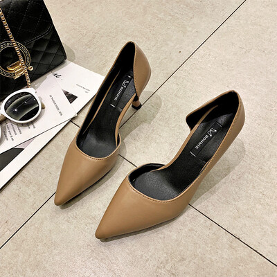 

2019 Spring&Autumn New Joker Black Lacquer Side Empty Pointed Banquet High-heeled Shoes