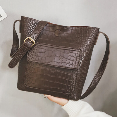 

Small bag women 2019 new shoulder slung womens bags Korean fashion retro small square bag simple Joker