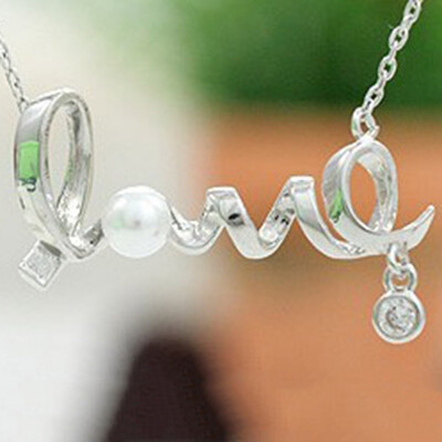 

Women Simple Necklace LOVE Letter Shape Rhinestone Chokers Necklace