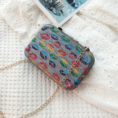 

2019 new casual wild chic lip print personality Messenger bag female fashion tide sequins chain shoulder small square bag