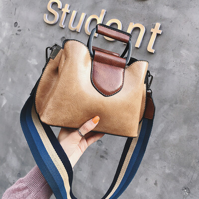 

Small bag female new Korean fashion wild handbag wide shoulder strap slung shoulder bag tide