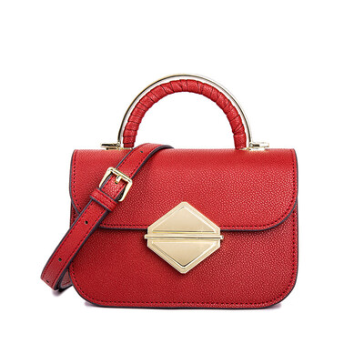 

Bag female 2019 new tide hand shoulder bag Messenger bag small ck female bag simple wild limited lock small square bag