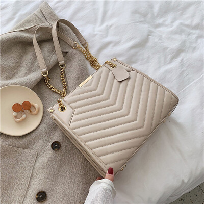 

New chic leisure texture package 2019 new Korean fashion Joker foreign style shoulder slung small square bag on the north bag