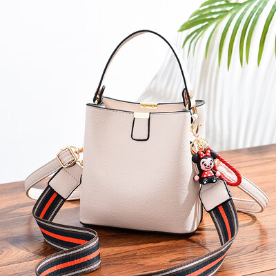 

On the new wave of women in summer Joker ins fashion ladies shoulder slung bucket bag in summer