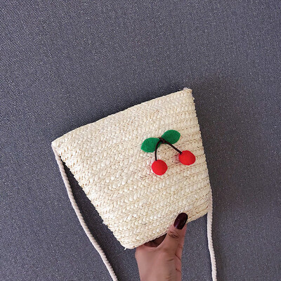 

2019 summer new temperament little fairy bucket bag cute cherry straw shoulder bag fashion wild Messenger bag