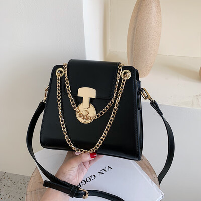 

Lock button small square bag womens bag new 2019 Korean version simple one shoulder oblique bag small bag chain bag