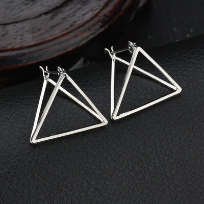 

EK175 European Fashion Exaggerated 3D Triangle Hollow Cubic Stud Earrings for Women Party Sexy Club Jewelry Bijoux Punk Brincos