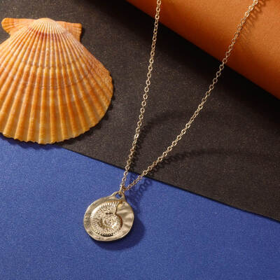 

New Design Fashion Starfish Shell Pendant Necklaces For Women Vintage Alloy Cowrie Shell Choker Bohemian Necklace Ocean Jewelry