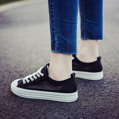 

New breathable white shoes womens shoes in 2018 spring Korean version of Joker canvas shoes casual flat hollow white shoes