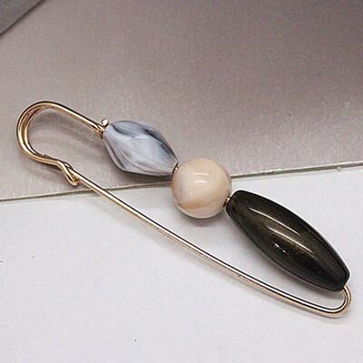 

Practical All-match Retro Pin Brooch Beaded Sweater Coat Gold Color Pin Women Gifts