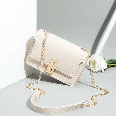

Womens bag 2019 messenger bag simple tide single shoulder lock small square bag retro chain high sense of foreign style