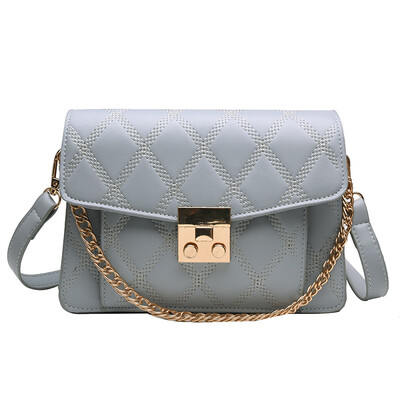 

Small ck bag female 2019 spring new Korean version of the wild bear pendant female bag shoulder diagonal portable small square bag