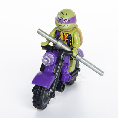 

Ninja Turtles With Motorcycle Building Blocks Bricks Toys Compatible Kids Gifts Bedroom Bookshelf Decoration Children DIY Handmade
