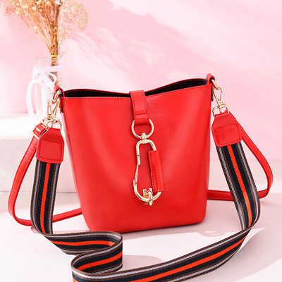 

Bucket oil bag bucket bag shoulder strap oily bucket bag metal shoulder strap oil bucket bucket bag