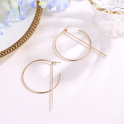 

2019 new design fashion two-color hollow C-shaped simple earrings for women