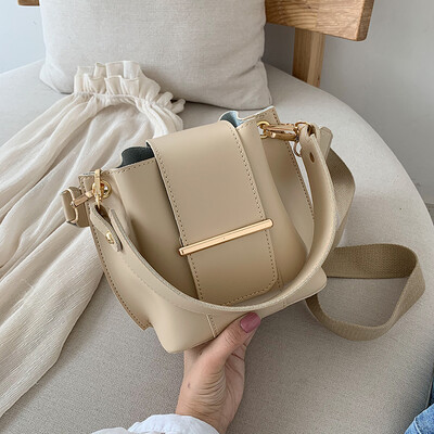 

Chaohan version 100 small bag summer simple portable womens bag new 2019 fashion bucket bag single shoulder oblique satchel bag