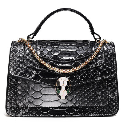 

New texture bag female 2019 new wave leisure chain small square bag wild ins super fire single shoulder Messenger bag