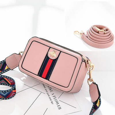 

On the new womens bag wide shoulder strap messenger bag simple small square bag shoulder camera bag tide 2018