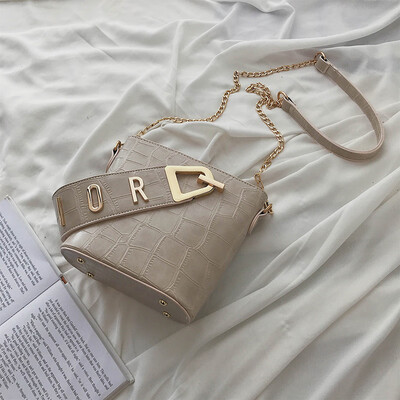 

Chic texture chain bag fashion crocodile pattern retro womens bag new 2019 bucket bag shoulder Messenger bag