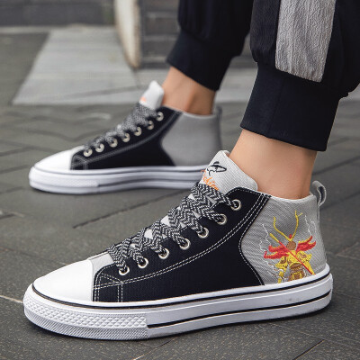 

Autumn new graffiti hand-painted comic shoes with Korean version of high-top canvas board shoes mens personality cloth shoes ti