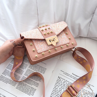 

Senior sense small bag female 2019 new Korean version of the wild sequins rivet Messenger bag wide shoulder strap shoulder small square bag