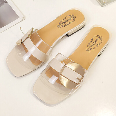 

The same kind of slippers with low heels&fashionable outwear in spring&summer