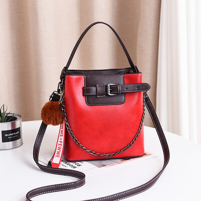 

On the new female tide Korean version of Joker fashion shoulder portable messenger bag bucket womens bag black