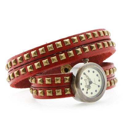 

Womens Vintage Rivets Bracelet Wrist Watch