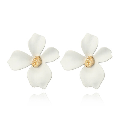 

EK588 Korean Style Cute Small Daisy Flower Stud Earrings For Women 2019 New Fashion Sweet Earrings Brincos Wholesale Jewelry
