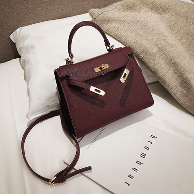 

Spring new small bag female 2019 new wave Korean version of the wild slung shoulder shoulder portable fashion texture Kelly bag