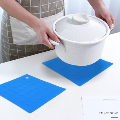 

Toponeto Silicone Non-Slip Mat Bowl Coaster Square Table Placemat Kitchen Anti-hot Pad