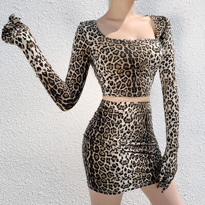 

Vintage Women Leopard Print Crop Top Skirt Gloves Set Long Sleeves Square Neck Sheath Party Clubs Casual 3PCS