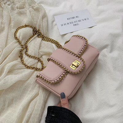 

French small foreign bag female 2019 new Korean version of the wild single shoulder slung fashion lock chain small square bag