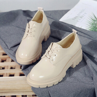 

2019 new lucky shoes Korean version of rhinestone buckle patent leather deep round head low documentary shoes small leather shoes